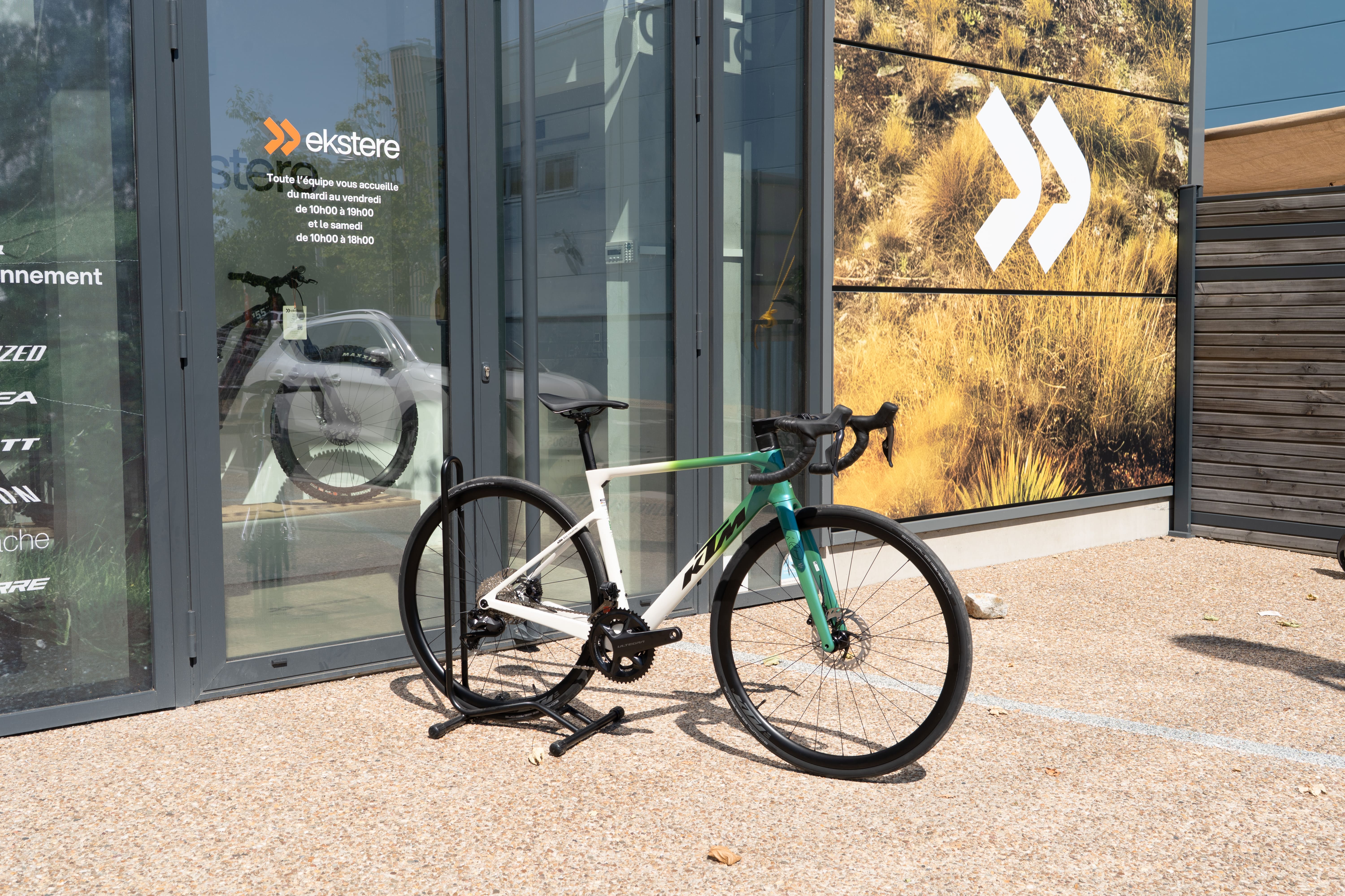 Un vélo full carbone et Ultegra Di2 à 3299€