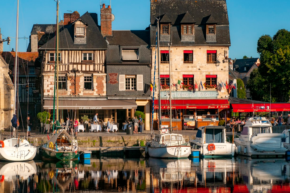 🚗 Et si cet été vous découvriez Honfleur autremen