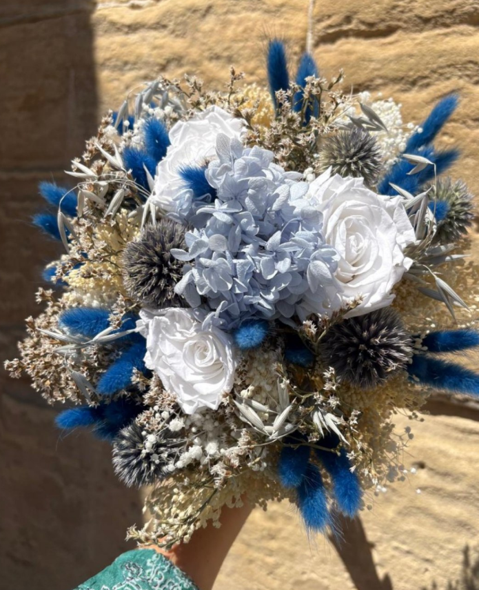 Un bouquet pensé pour dire “oui” avec douceur. 🤍